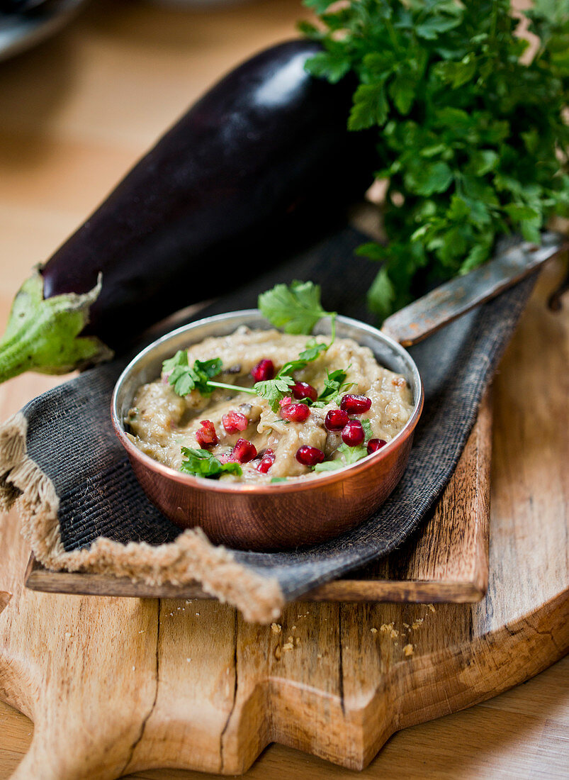 Baba Ghanoush mit Granatapfelkernen