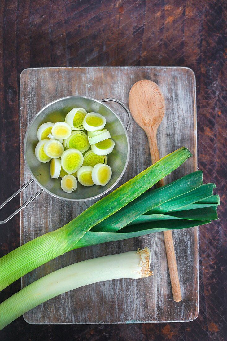 Whole leeks and cut into a pan