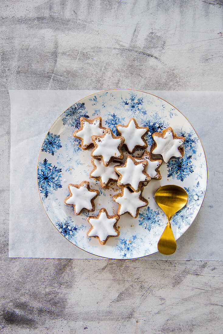 Cinnamon stars on a Christmas plate