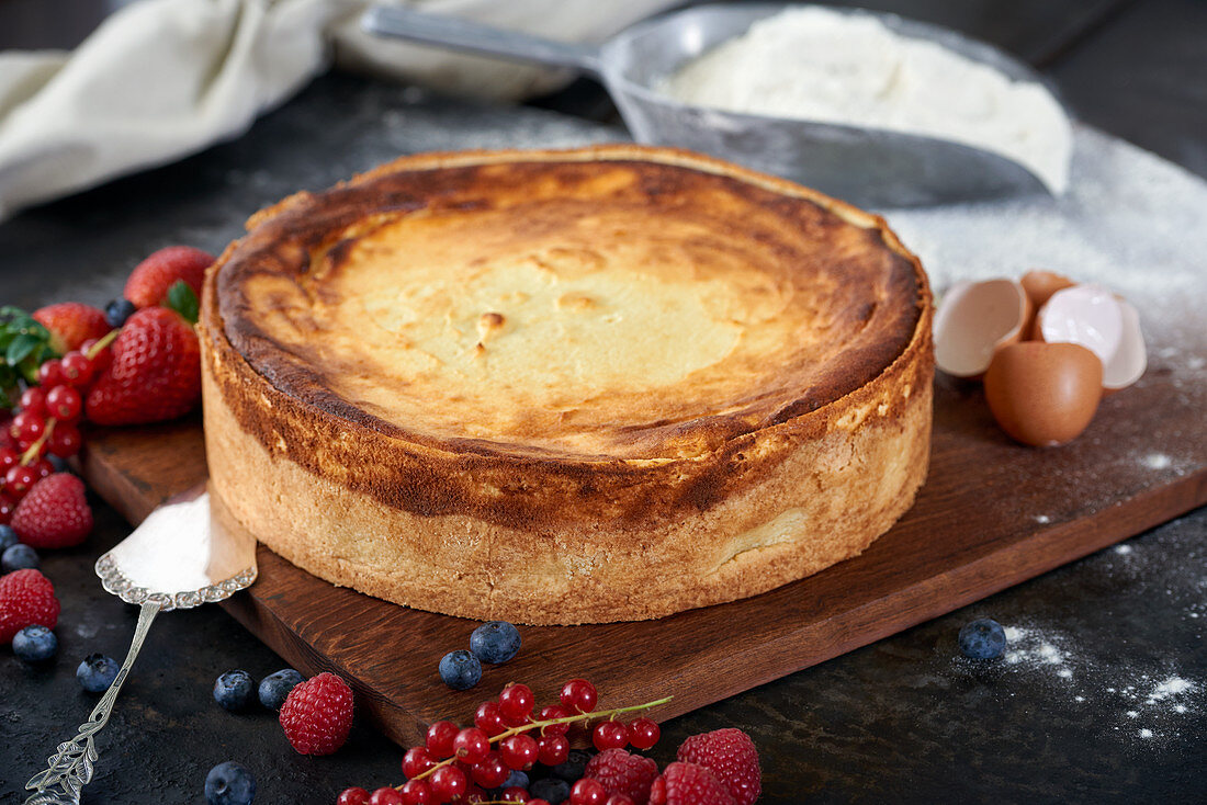 Käsekuchen mit Mürbeteigboden