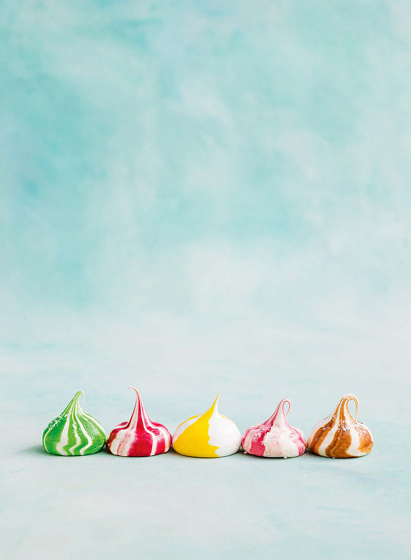 Little meringue kisses