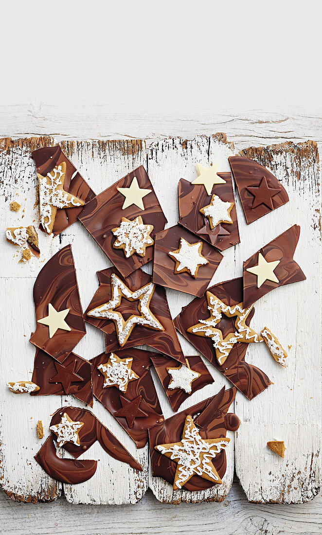 Chocolate gingerbread bark