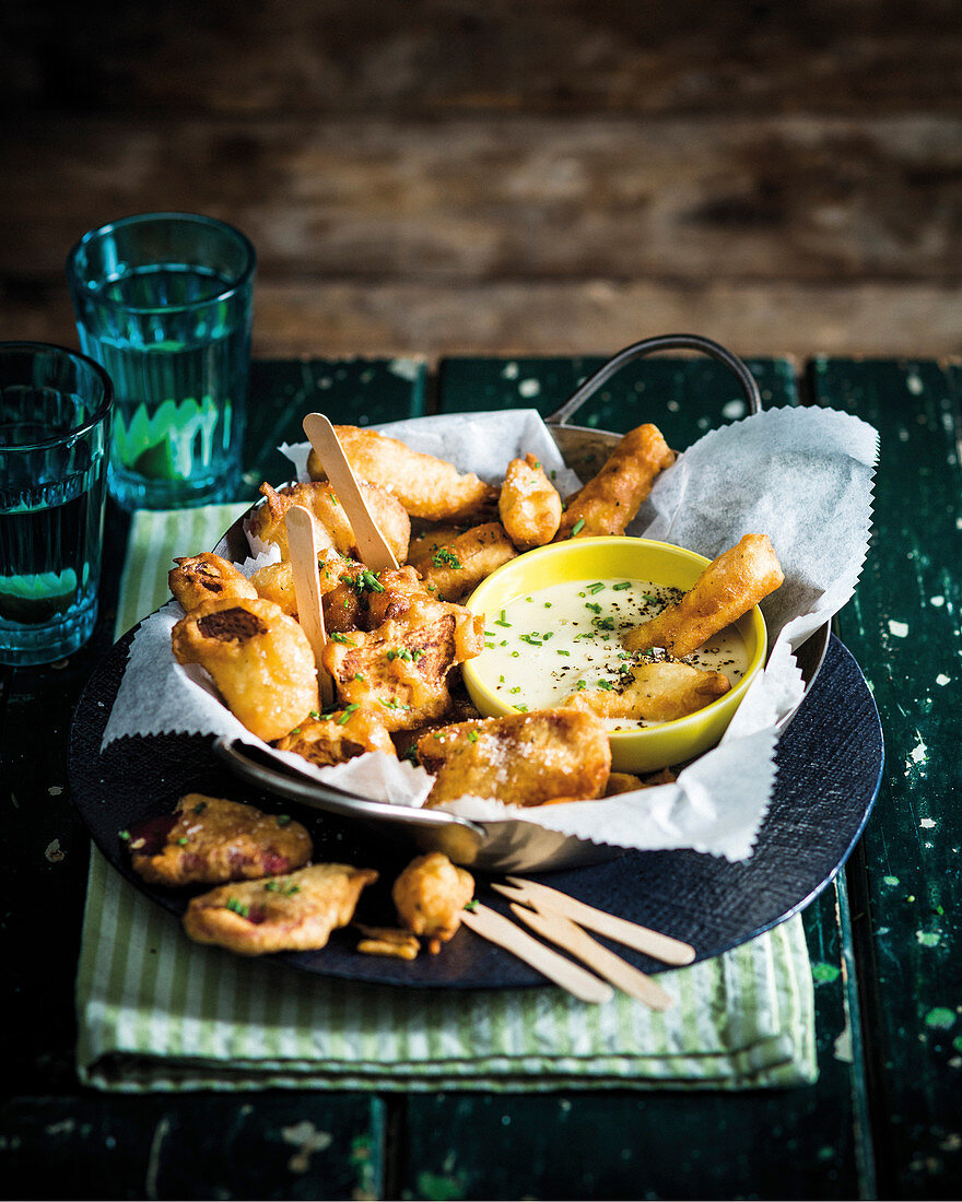 Wurzelgemüse-Tempura mit Knoblauchdip