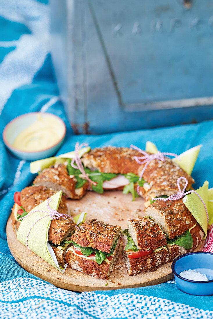 Schinken-Käse-Sandwich aus Kranzbrot