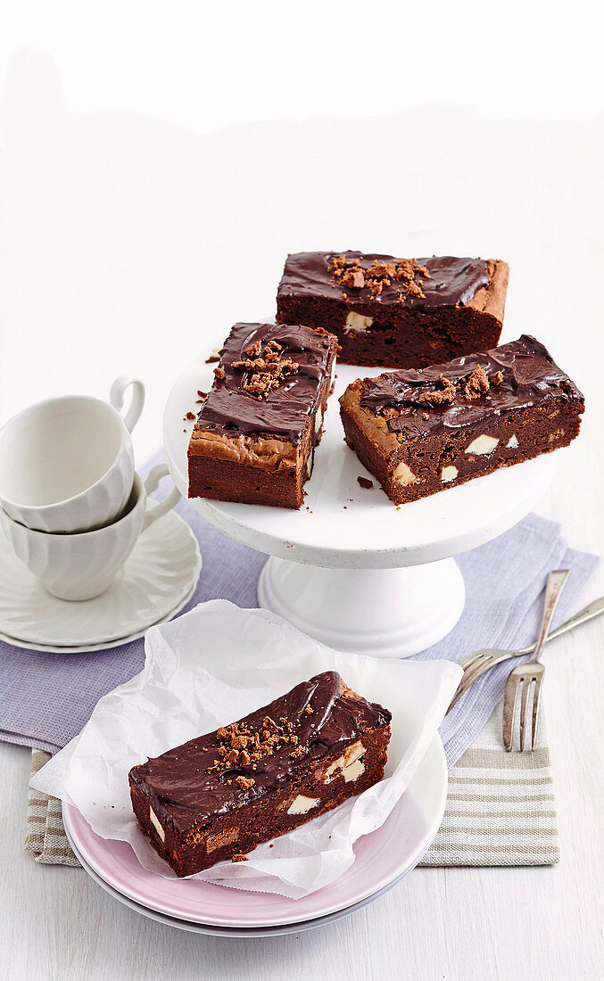 Double choc-crunch brownies