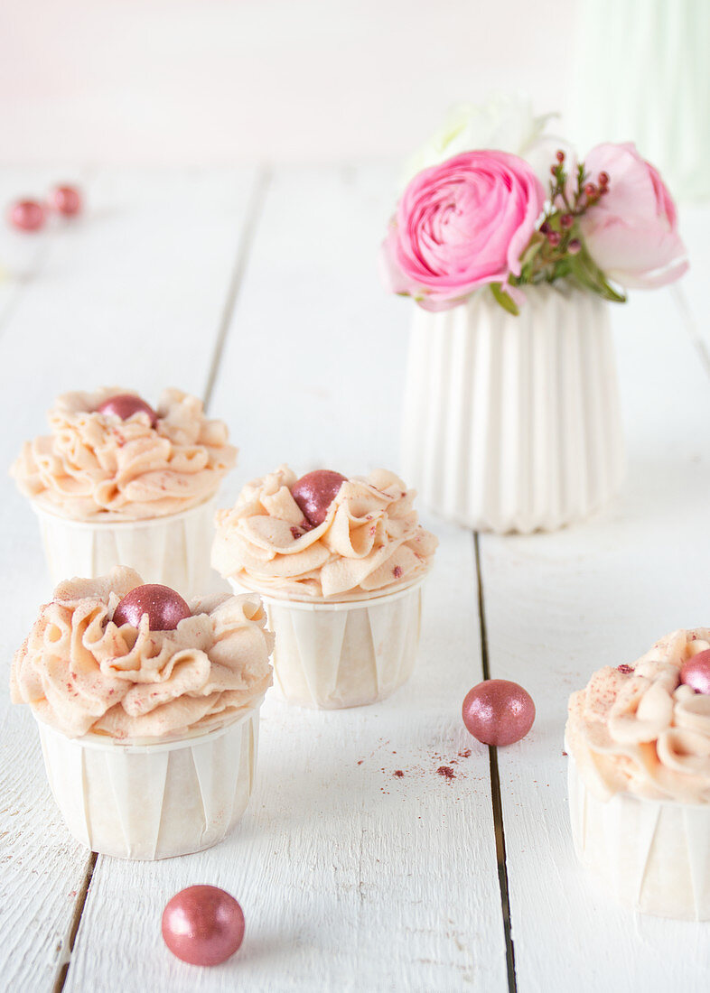Apple and raspberry cupcakes