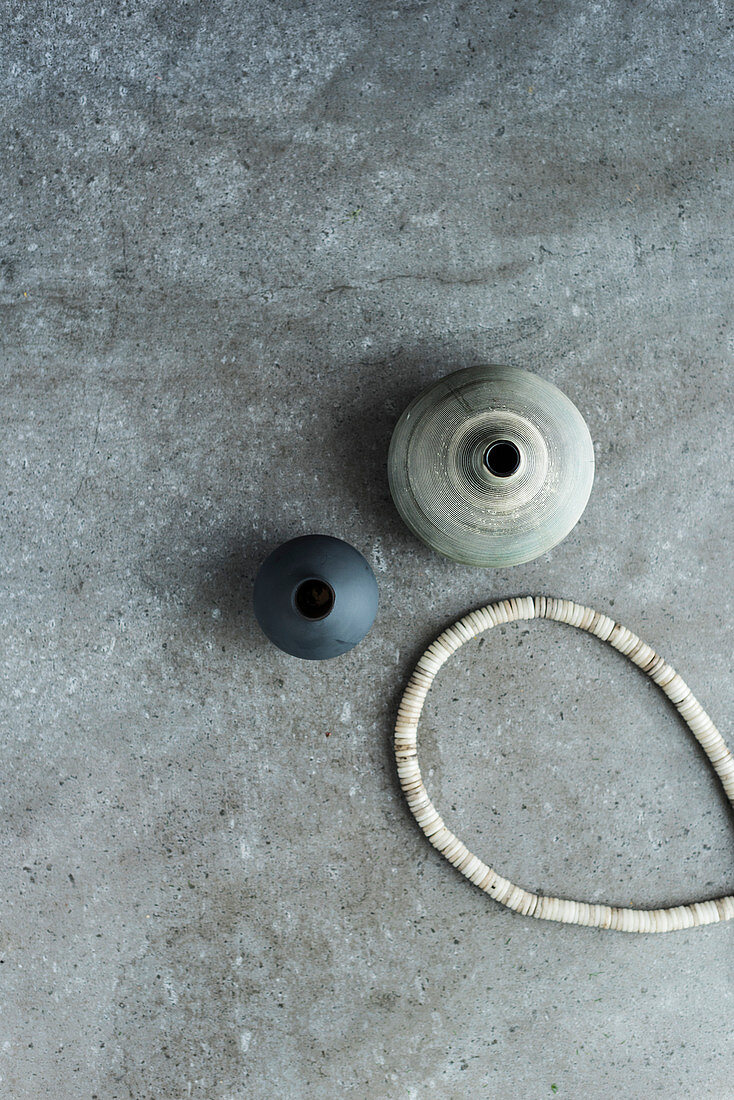Ceramic pots and necklace