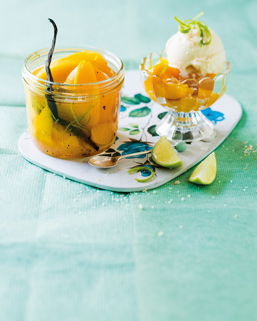 Mango-Rumtopf mit Vanille und Limetten