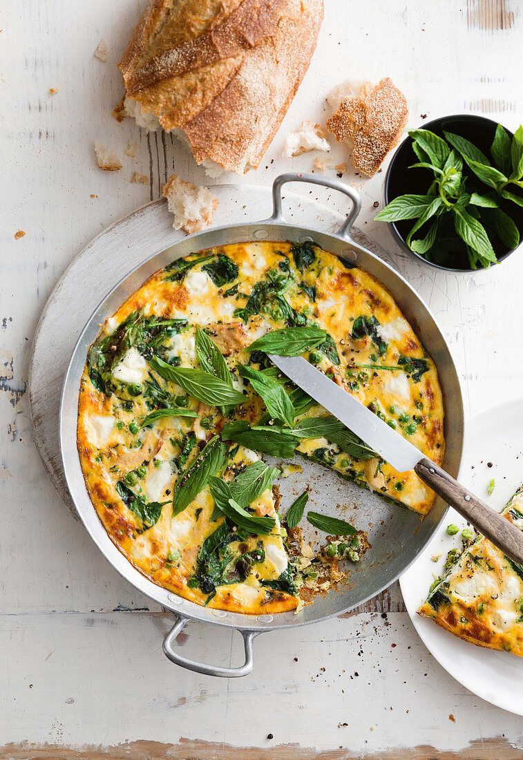 Chicken, mint and pea frittata