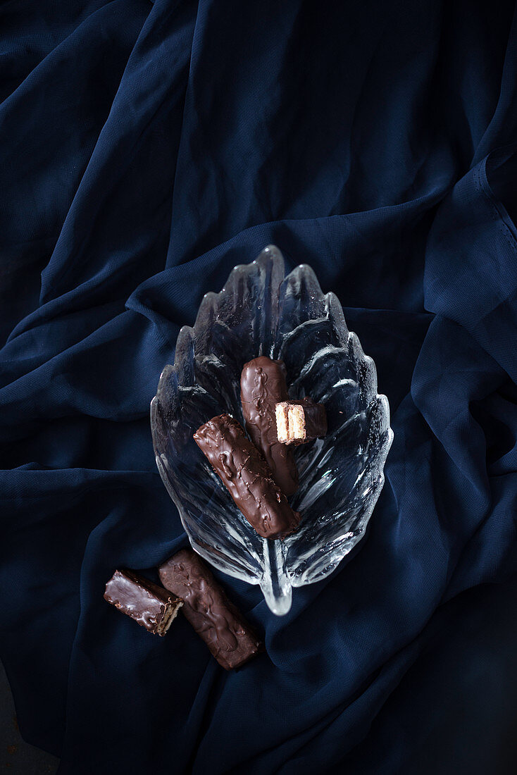 Dark chocolate covered wafers with nougat filling (vegan)