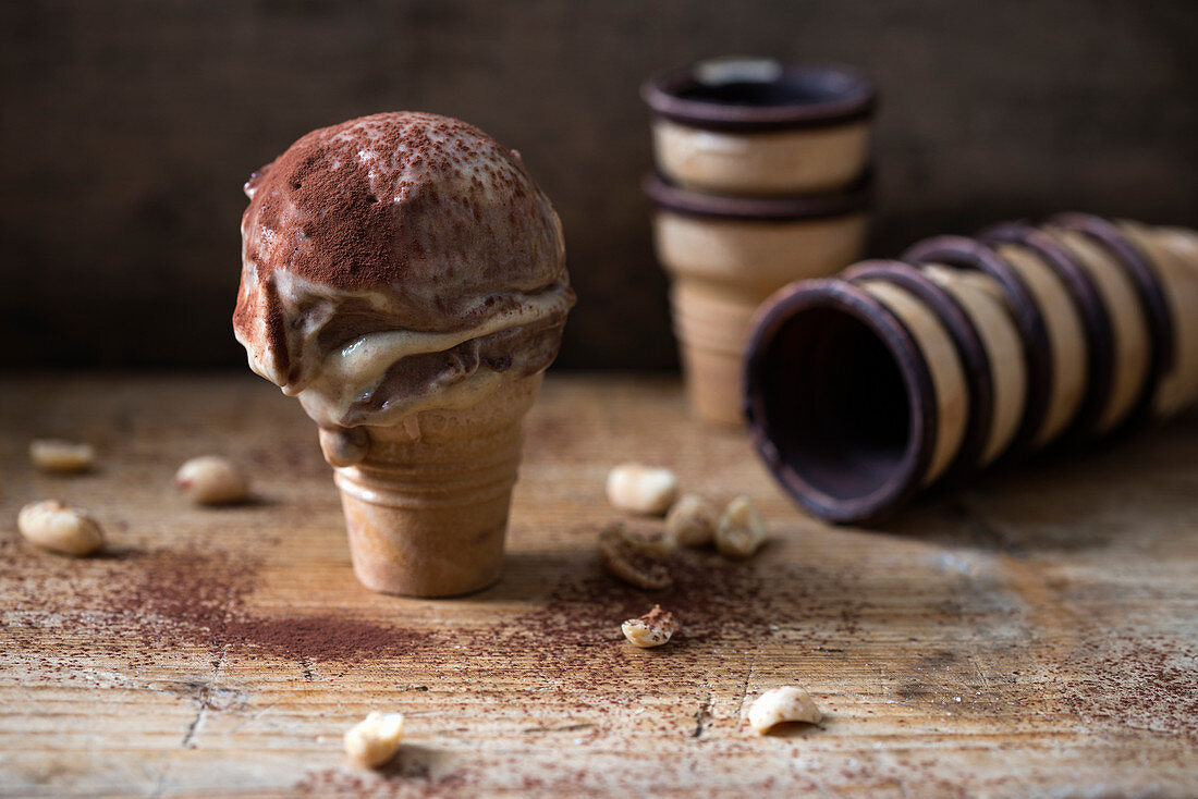 Frozen banana ice cream flavoured with peanut butter and cocoa powder (vegan)