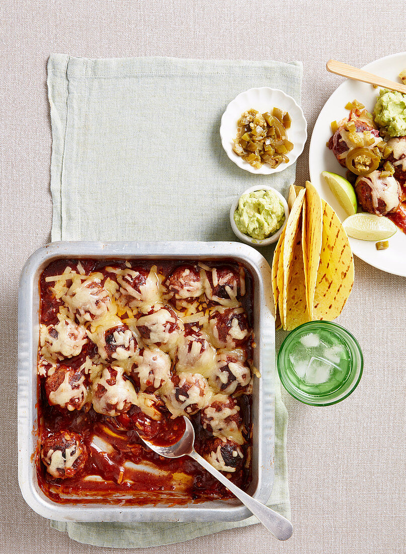 Überbackene Fleischbällchen für Enchiladas