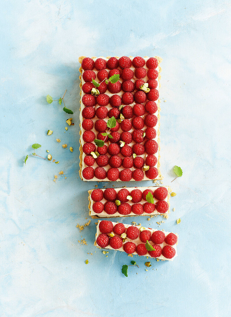 Raspberry and white chocolate cheesecake