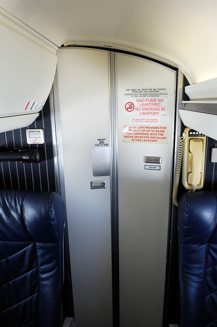 Narrow-body passenger aircraft cabin