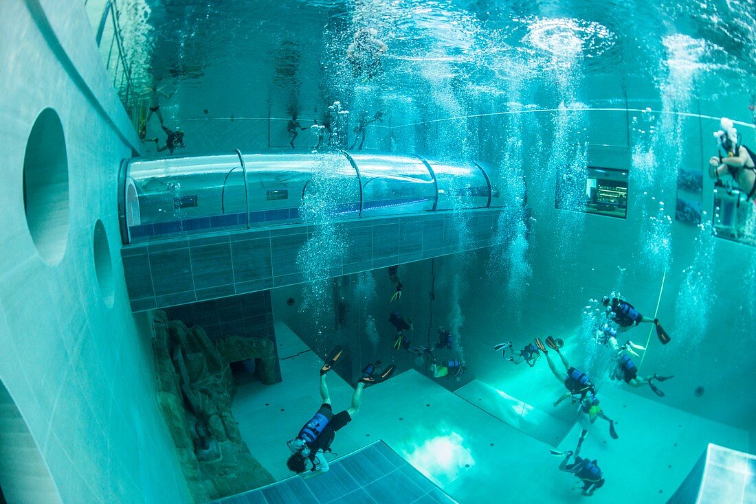 Y-40 Deep Joy diving pool, Italy