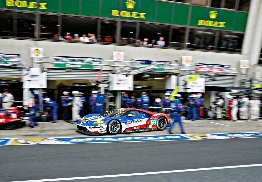 Pit stop at 24 Hours of Le Mans, 2016