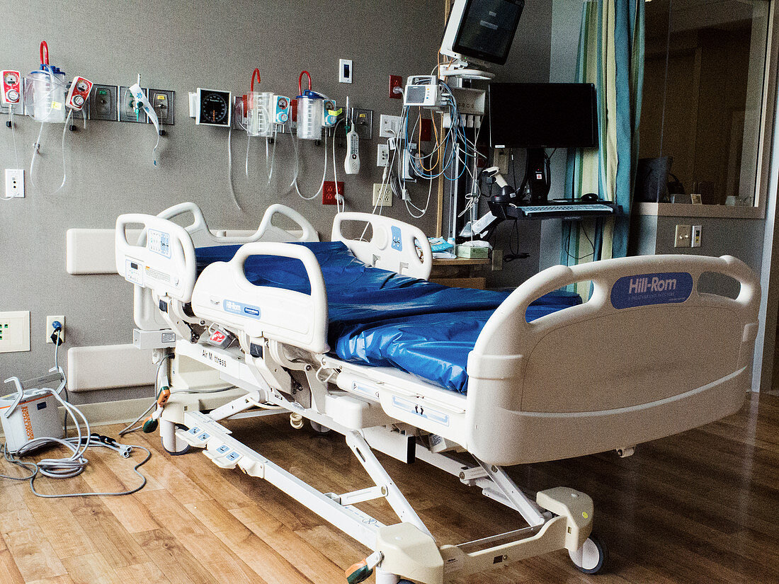 Empty bed in an intensive care unit