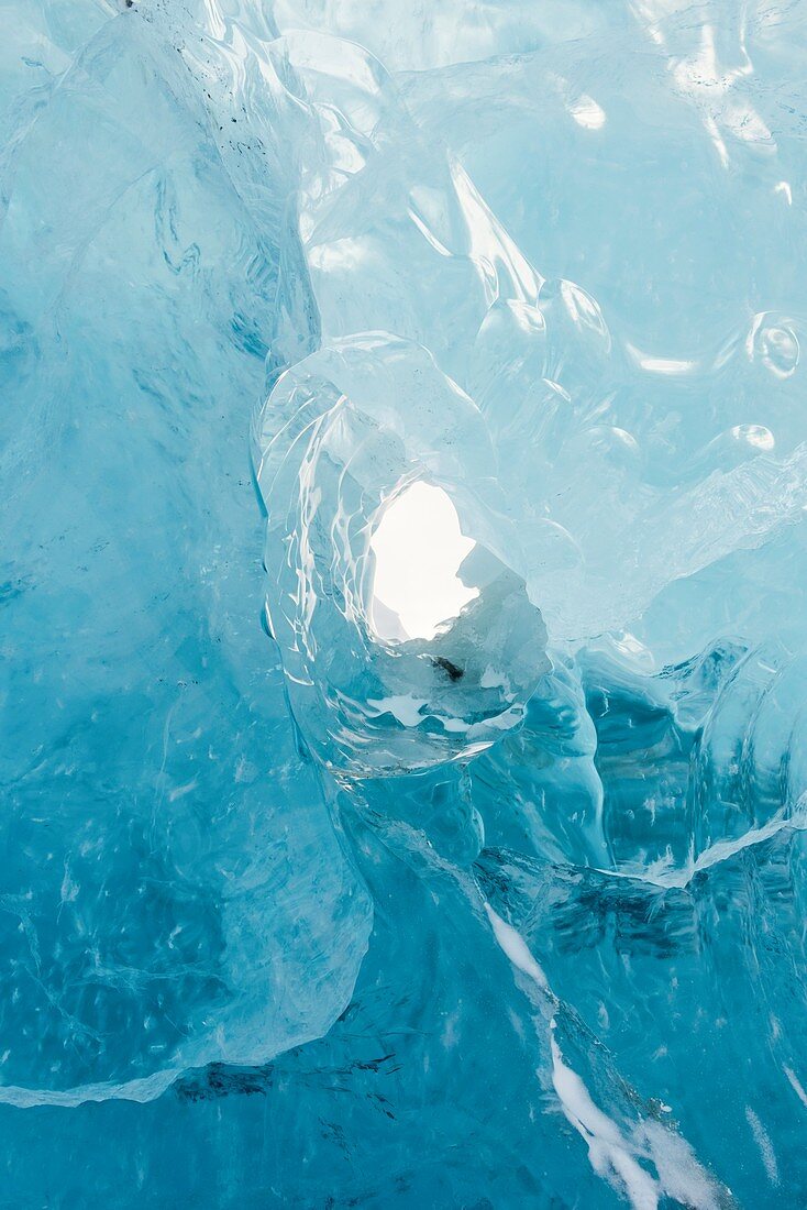 Iceberg ice