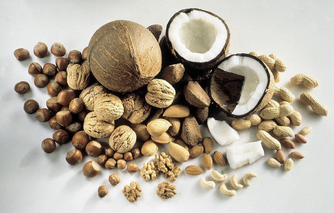 Nüsse: Walnüsse, Hasel-,Para-,Kokos- & Erdnüsse, Mandeln
