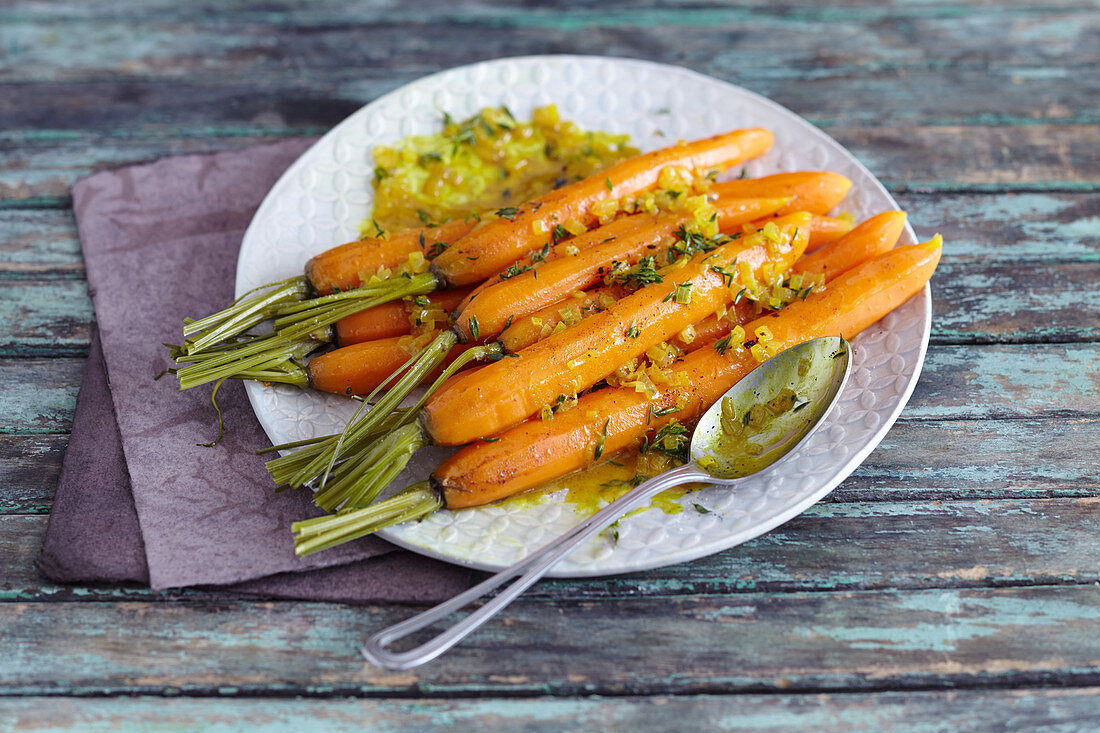 Oriental vanilla carrots with turmeric