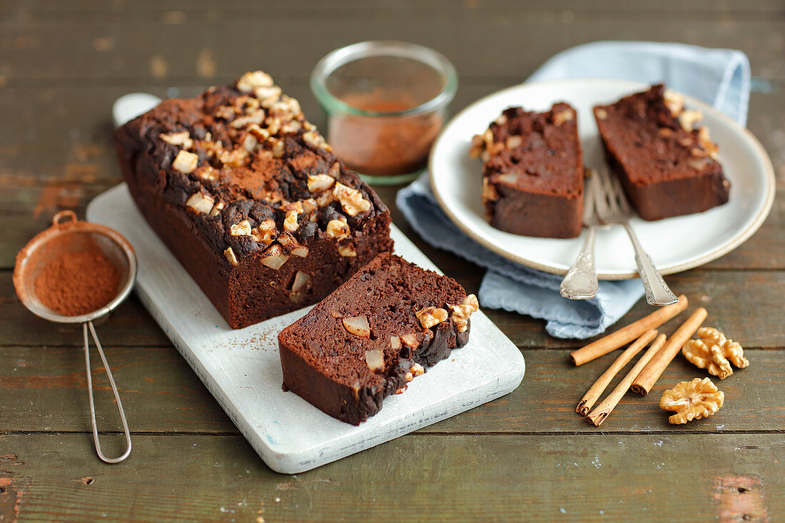 Chickpeas brownie (no flour) with pears and walnuts