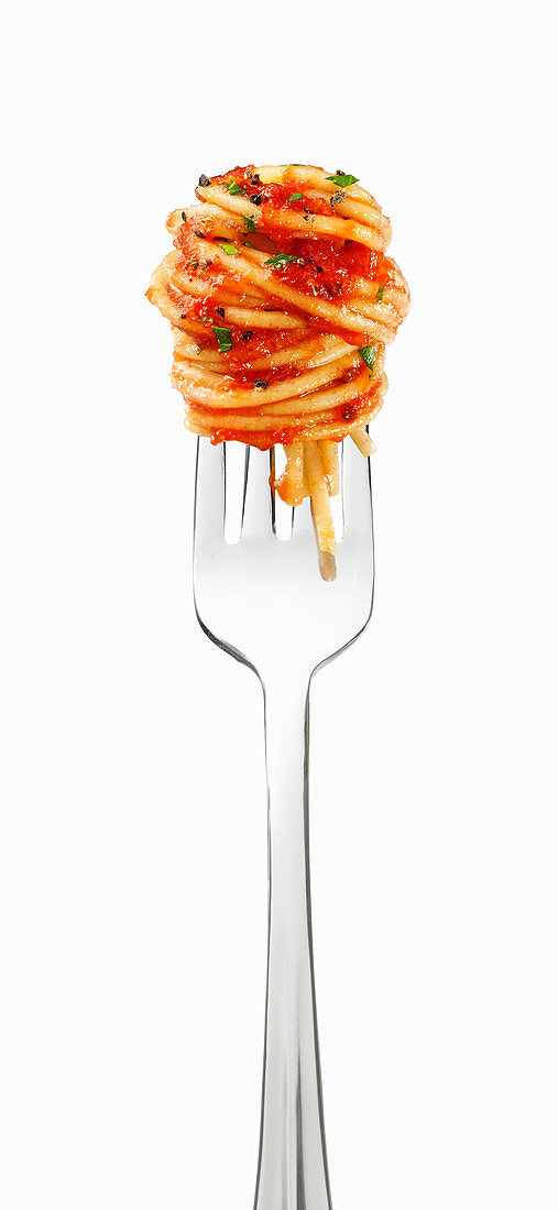 Spaghetti mit Marinara-Sauce auf einer Gabel