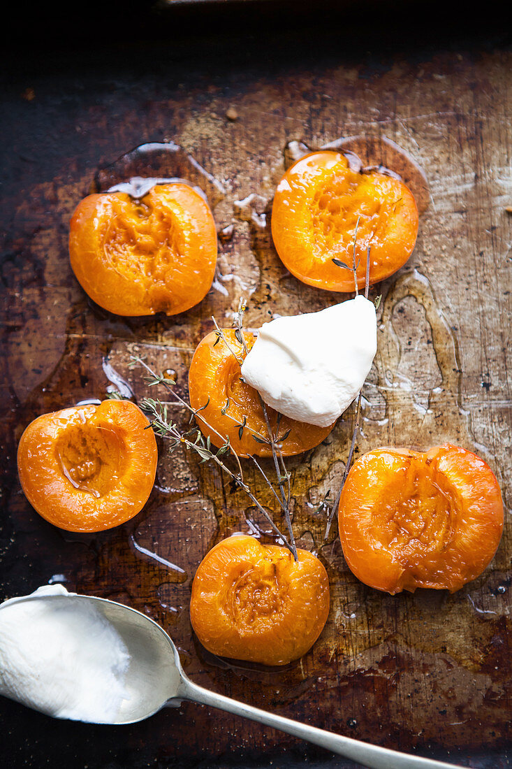 Apricots roasted in honey and thyme with cream