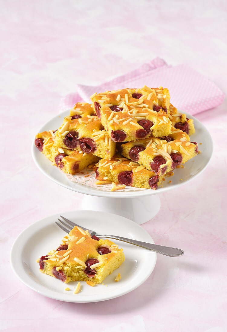 Marzipan-Kirsch-Kuchen