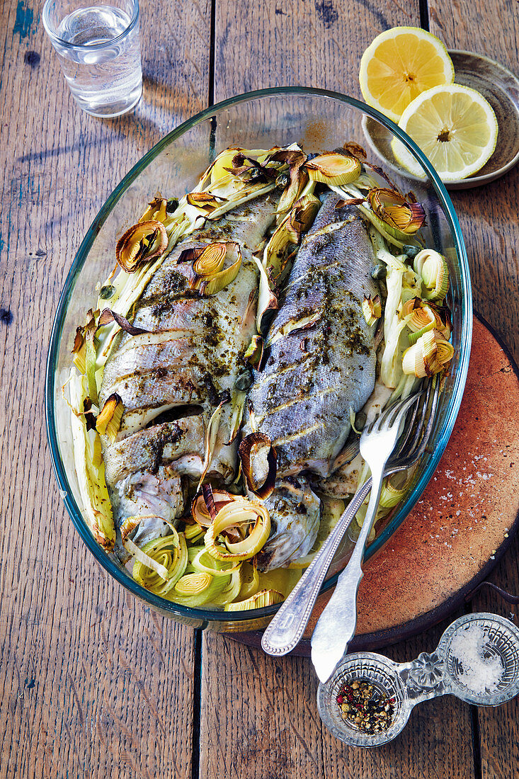 Oven-baked trout with vegetables