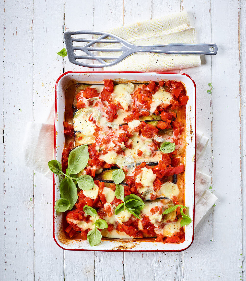 Gratinated aubergines with gorgonzola and basil