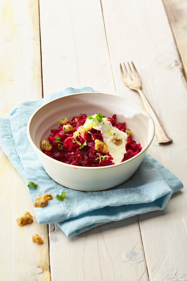 Rote-Bete-Salat mit Walnüssen