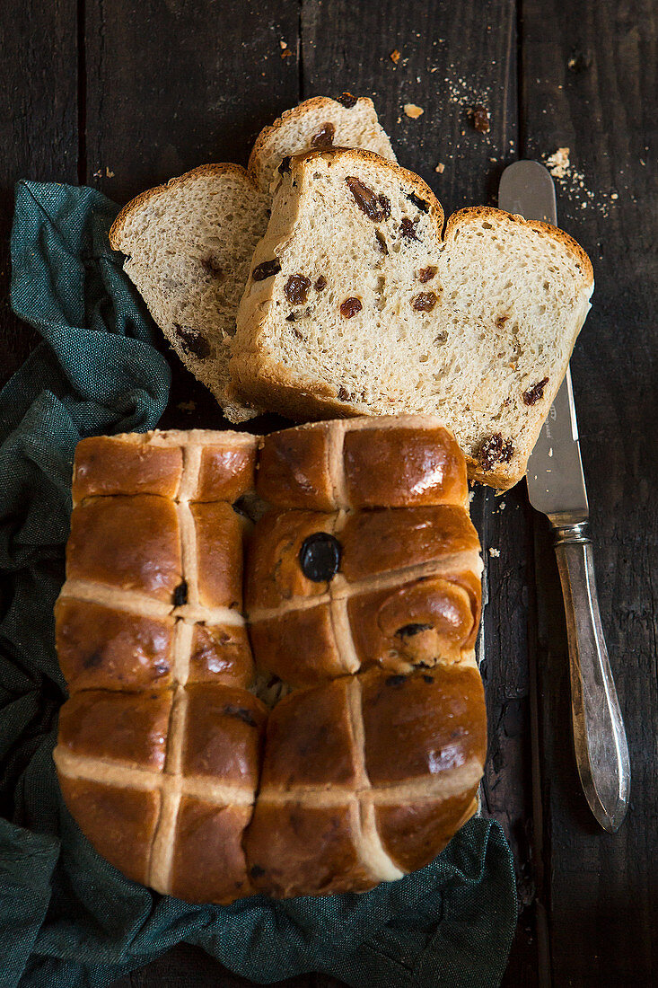 A hot cross bun loaf, sliced (top view)