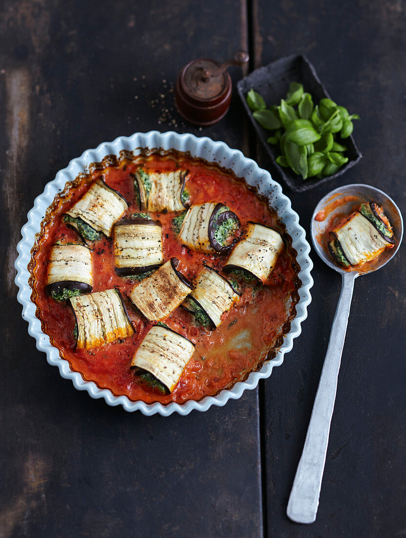 Cannelloni with spinach and aubergine (low carb)