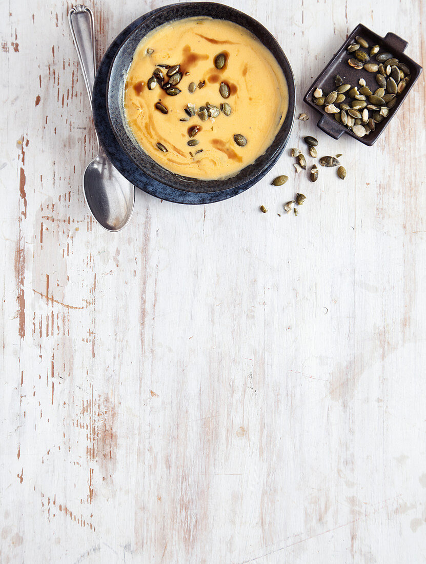 Butternut squash soup with roasted pumpkin seeds and seed oil (low carb)