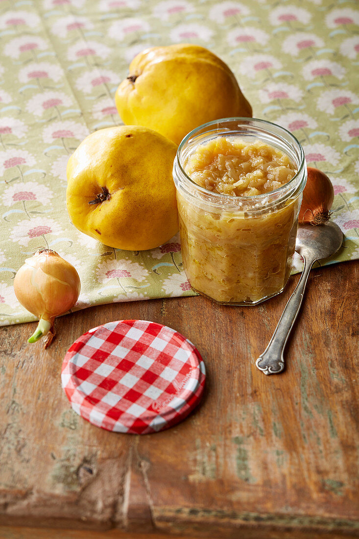 Onion and quince chutney