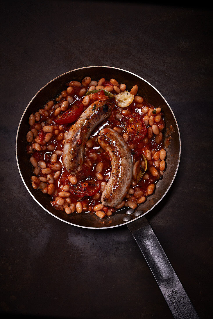 Thuringia sausages in a white bean sauce