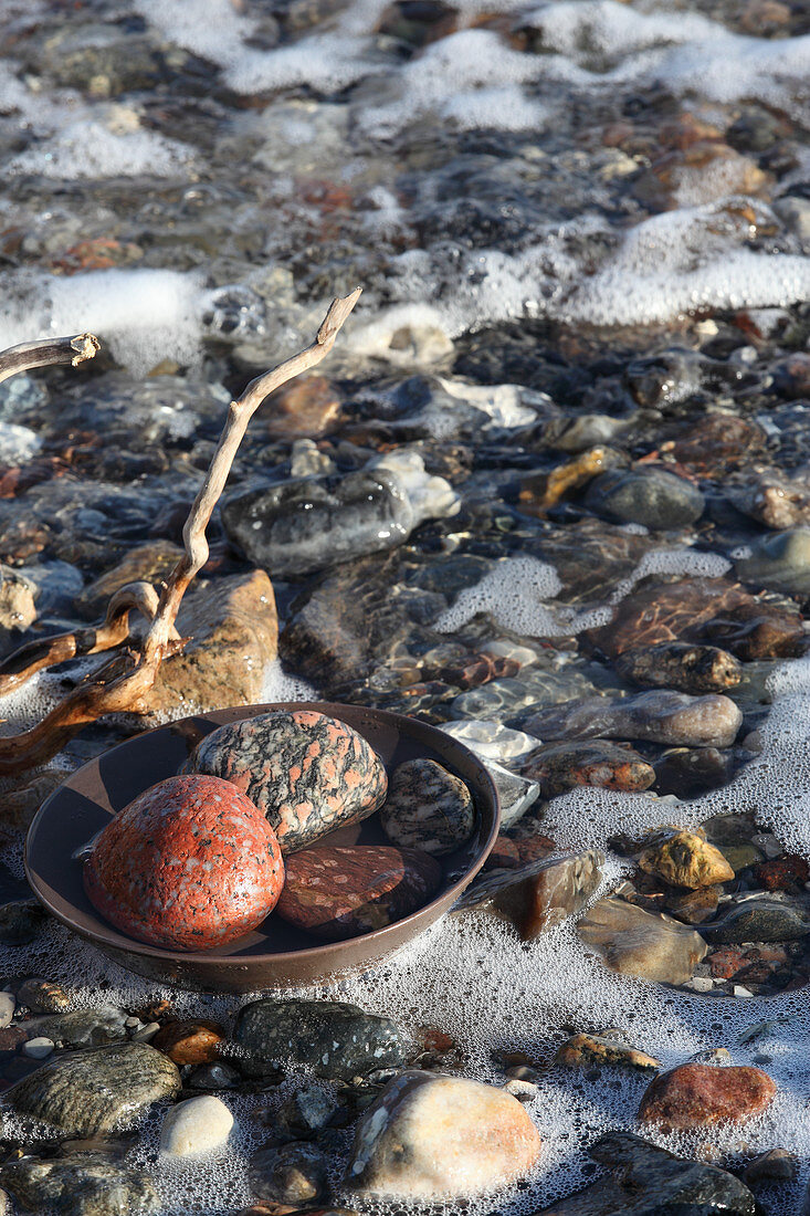 Finds from the North Sea and Baltic: healing stones
