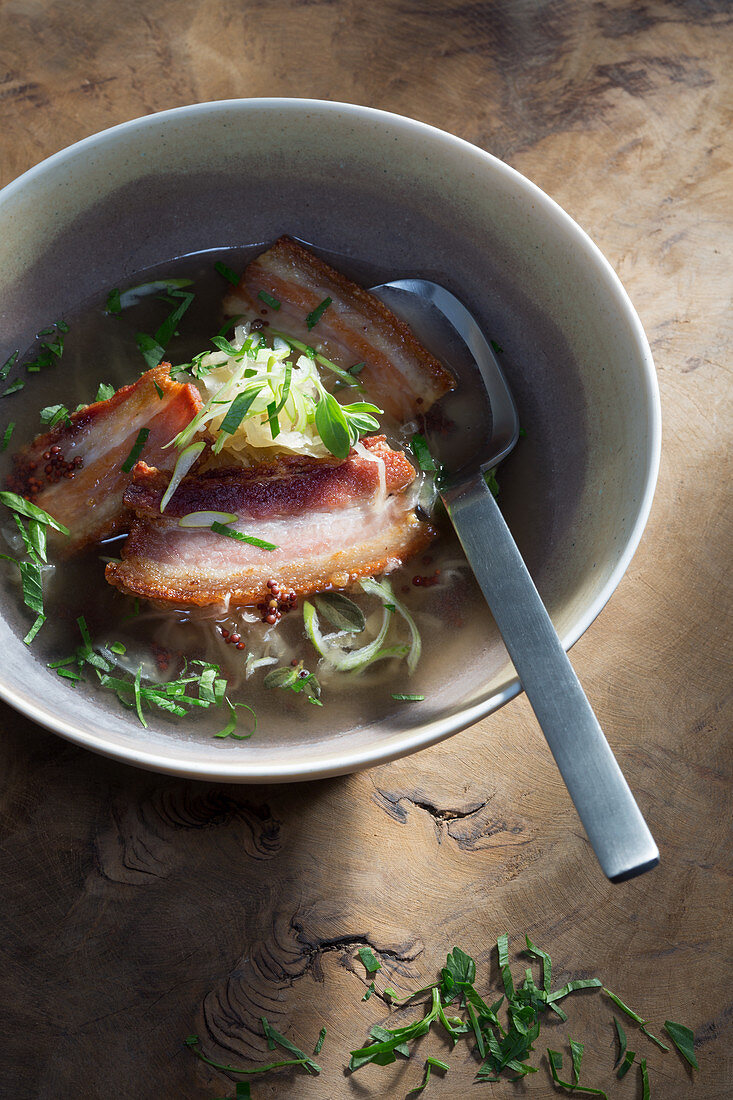 Pho auf deutsche Art mit Schweinebauch