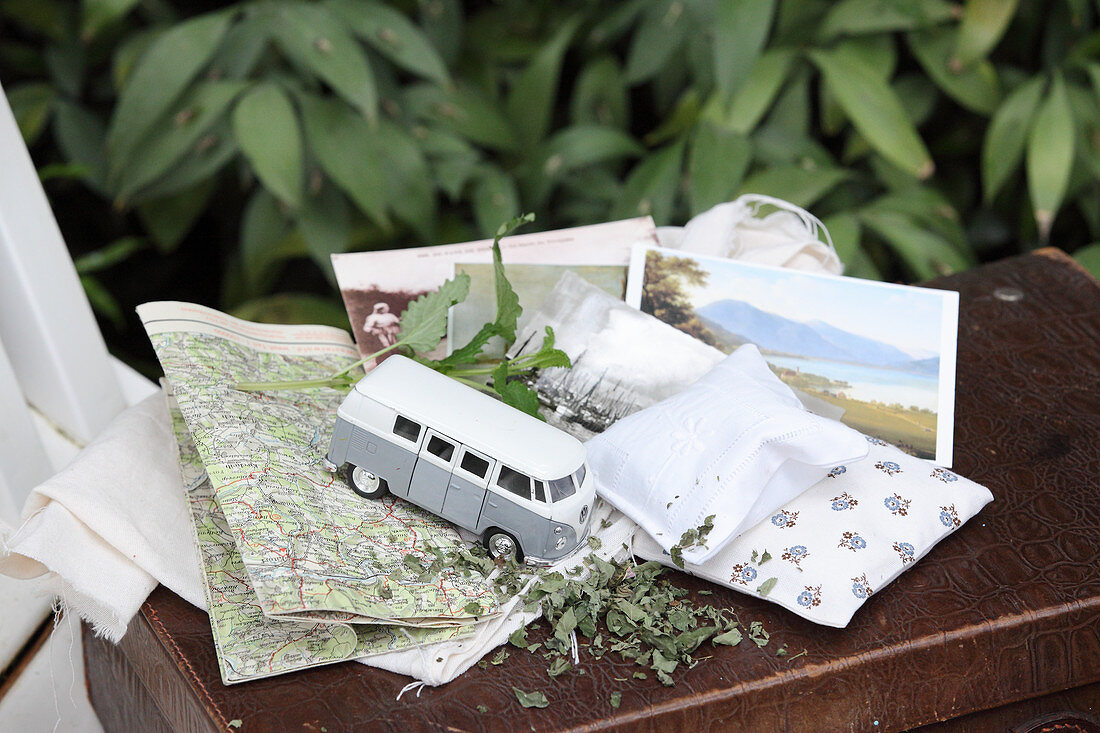 Calming herb sacks for travel sickness