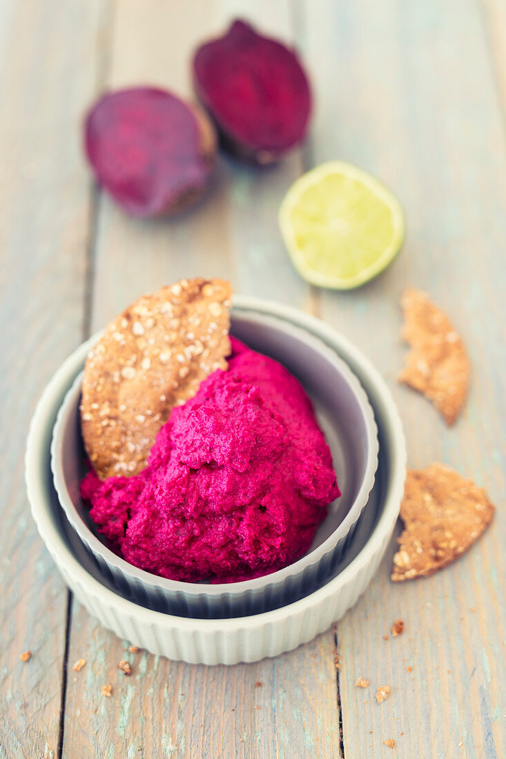 Beetroot hummus with lime served with crispbread