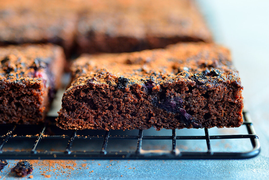 Brownie mit Blaubeeren