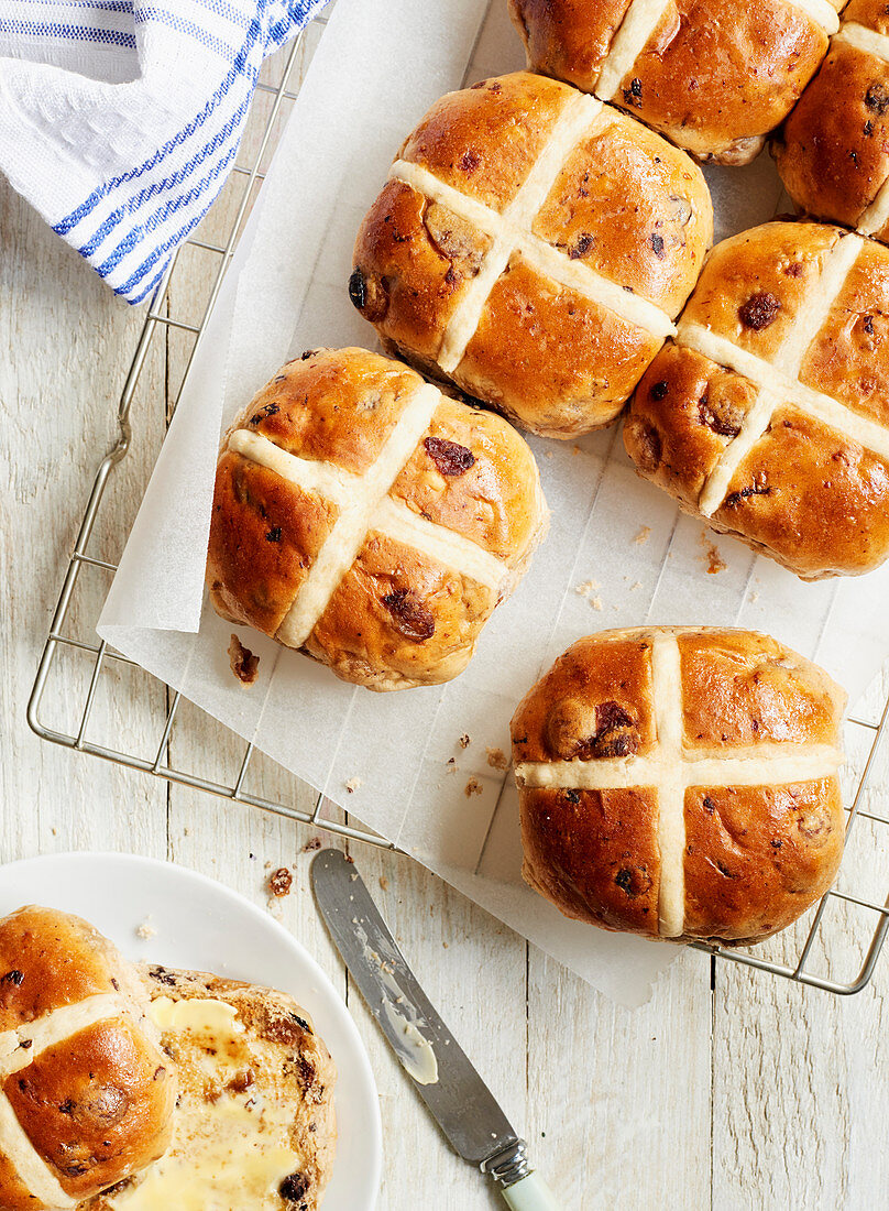 Hot Cross Buns cooling on a rack sitting