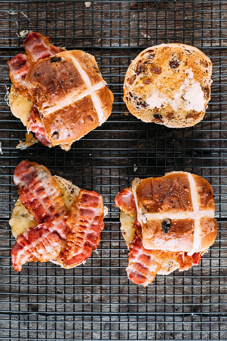 Hot cross buns with cheese and bacon