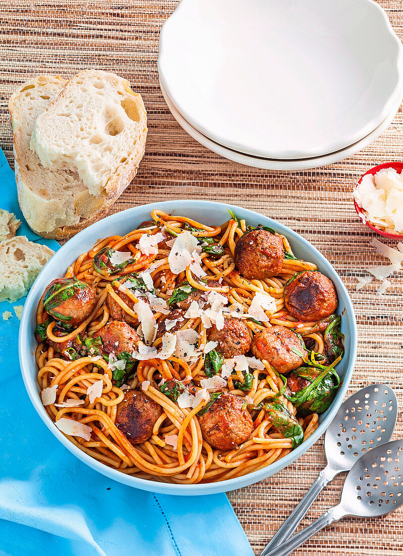 Spaghetti mit Fleischbällchen