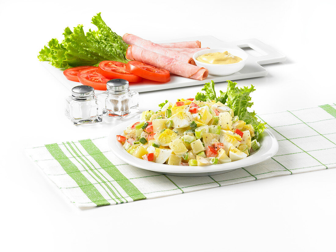 Hausgemachter Kartoffelsalat mit Ei