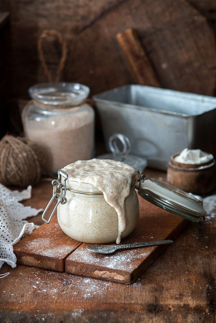 Sauerteig im Glas