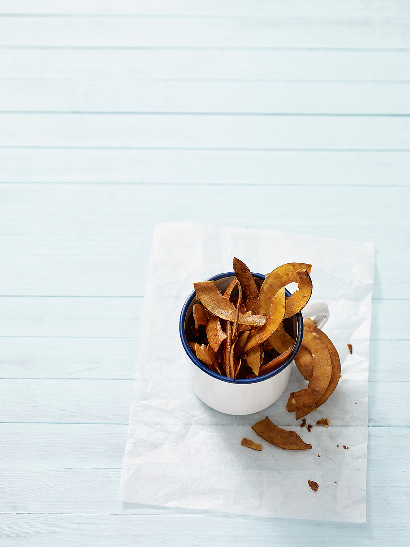 Spicy Kokoschips mit Paprika und Kurkuma