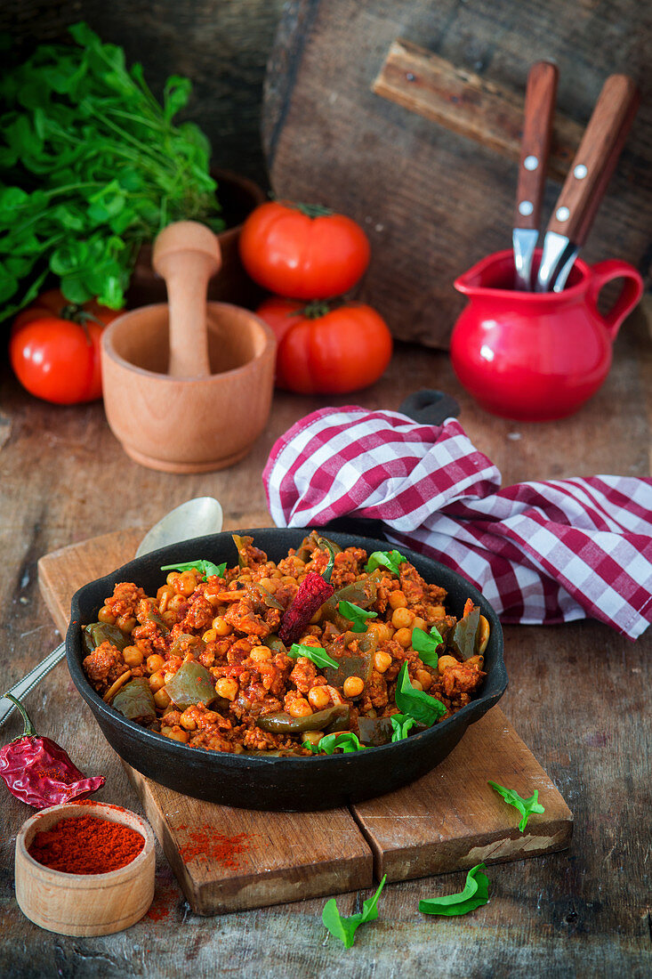 Chilli with pork and cheakpeas
