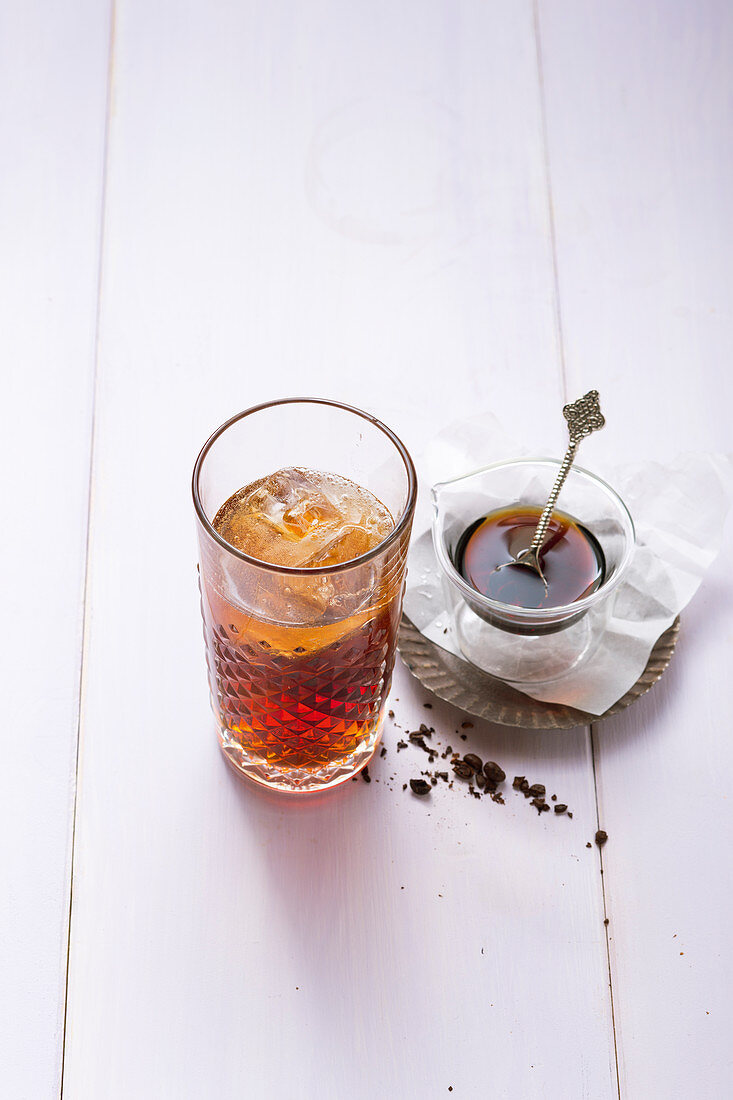 Coffee Shrub Spritzer mit Aceto balsamico (alkoholfrei)