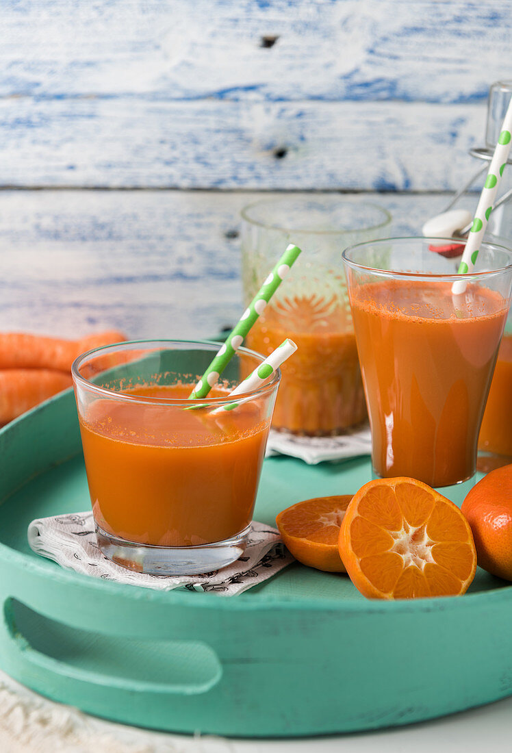 Carrot clementine juice